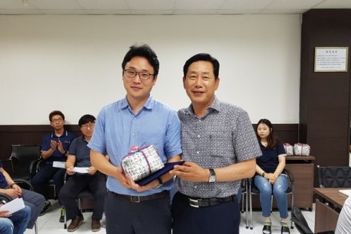 24분기 우수사원 수상식-3